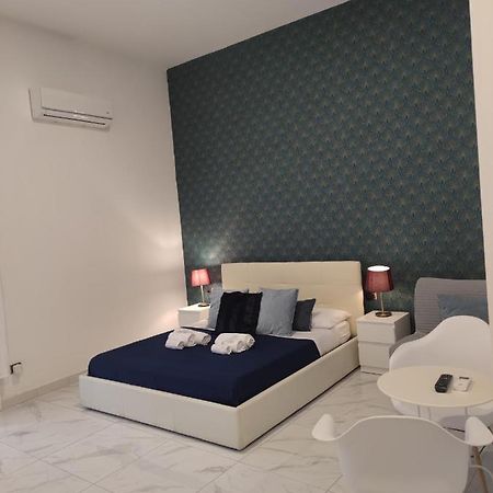 Bed and Breakfast Domus Luigi Leone II Neapel Exterior foto