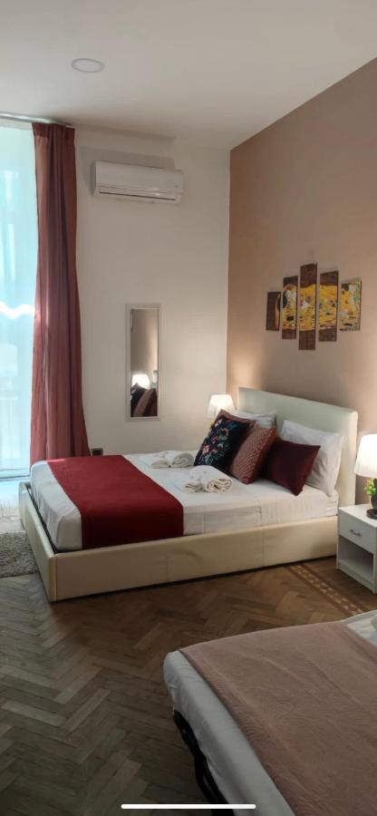 Bed and Breakfast Domus Luigi Leone II Neapel Exterior foto