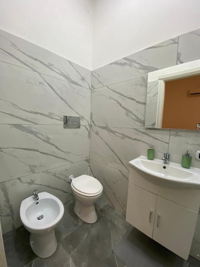 Bed and Breakfast Domus Luigi Leone II Neapel Exterior foto