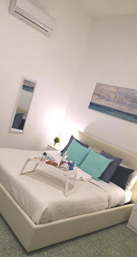 Bed and Breakfast Domus Luigi Leone II Neapel Exterior foto