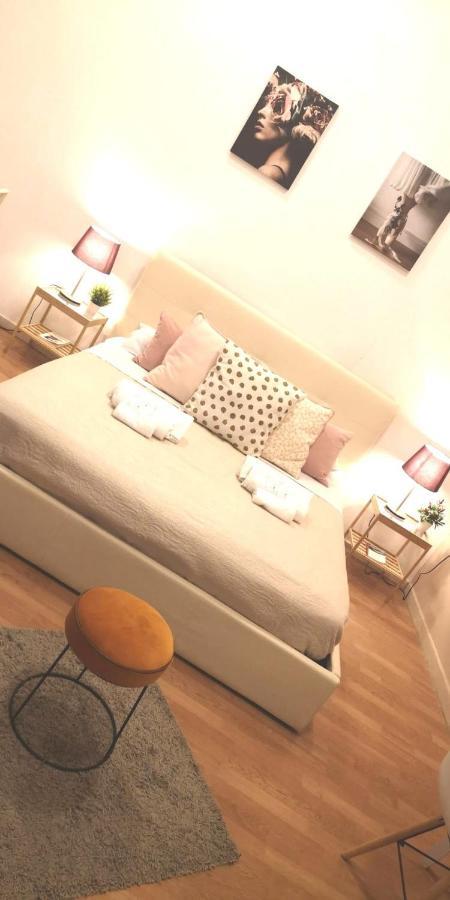Bed and Breakfast Domus Luigi Leone II Neapel Exterior foto